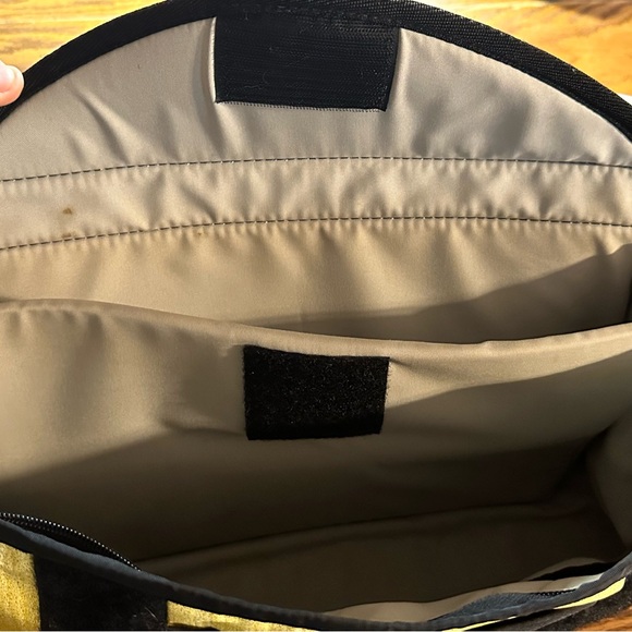 Green Guru Messenger bag made from recycled material - Picture 9 of 10